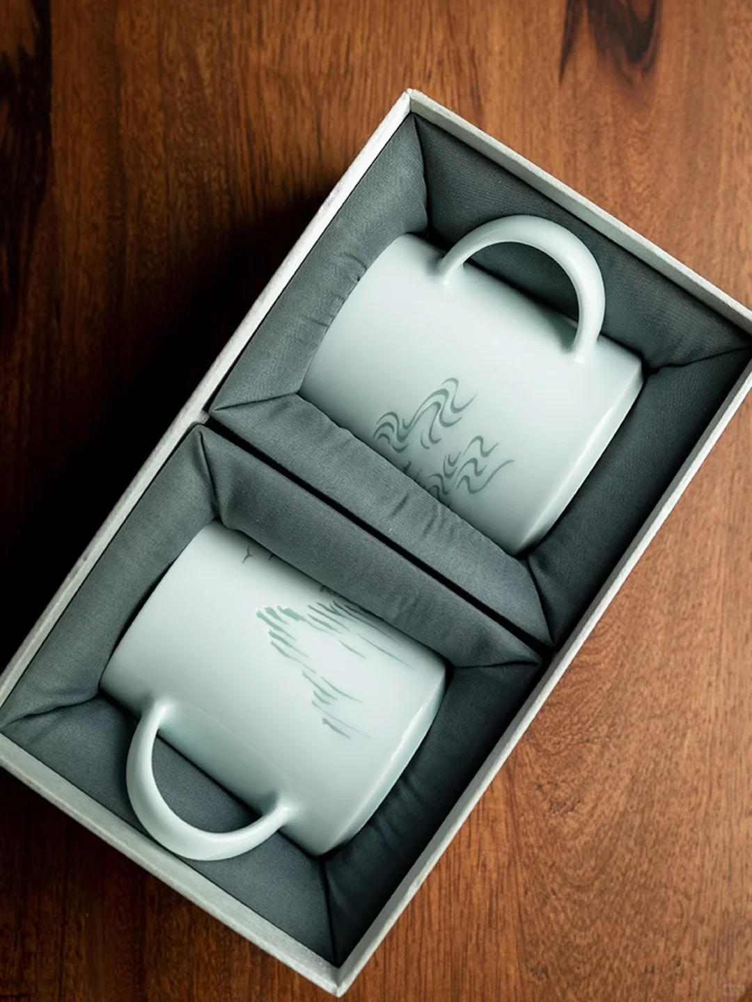 山水相逢对杯，领导说每次喝水都想到了我