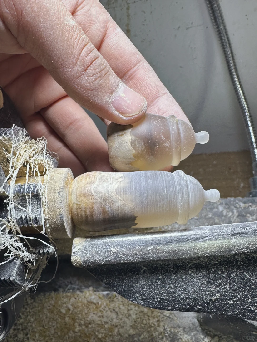 制作两个新的奶瓶造型