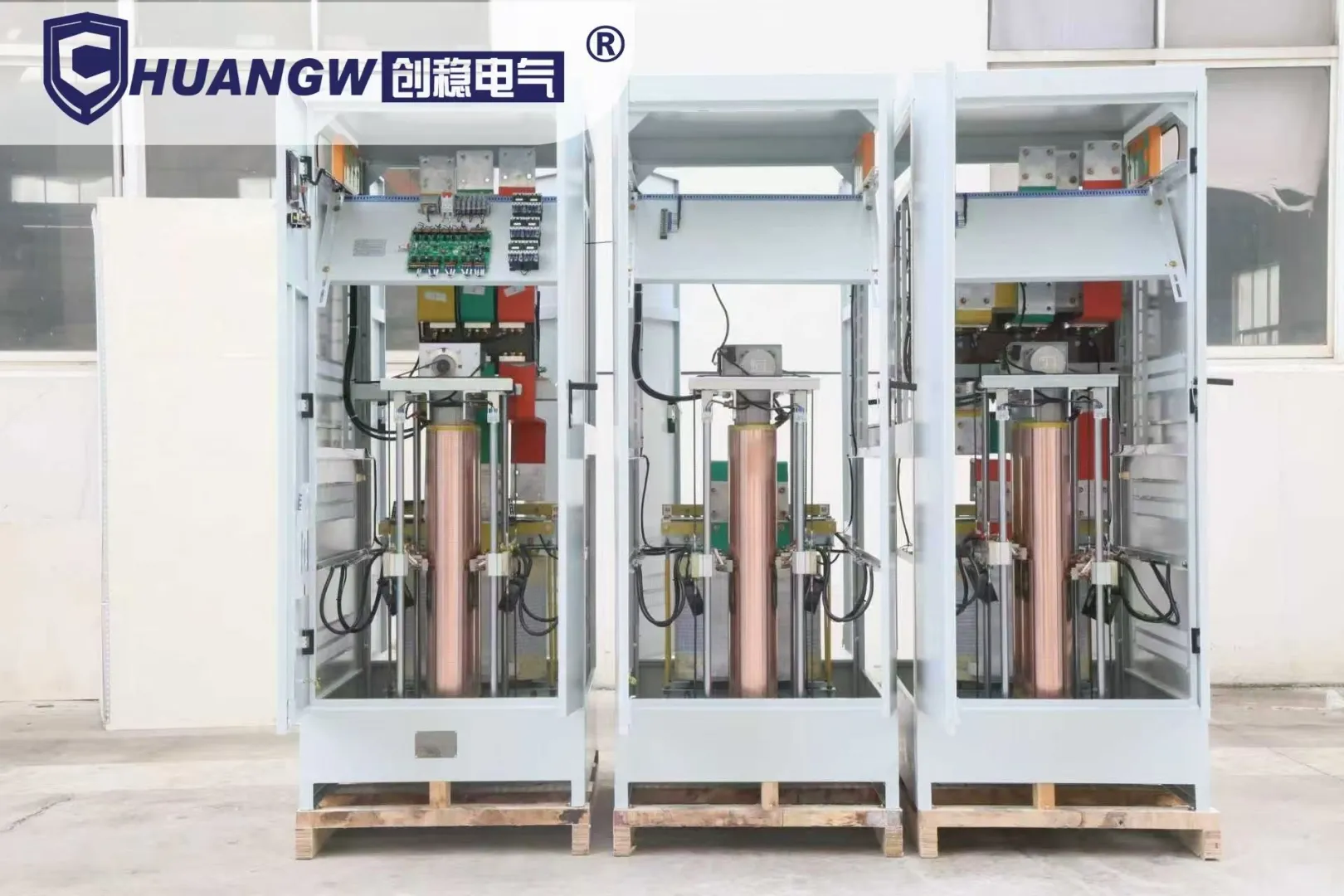 光伏电压不稳,选哪种稳压器靠谱?