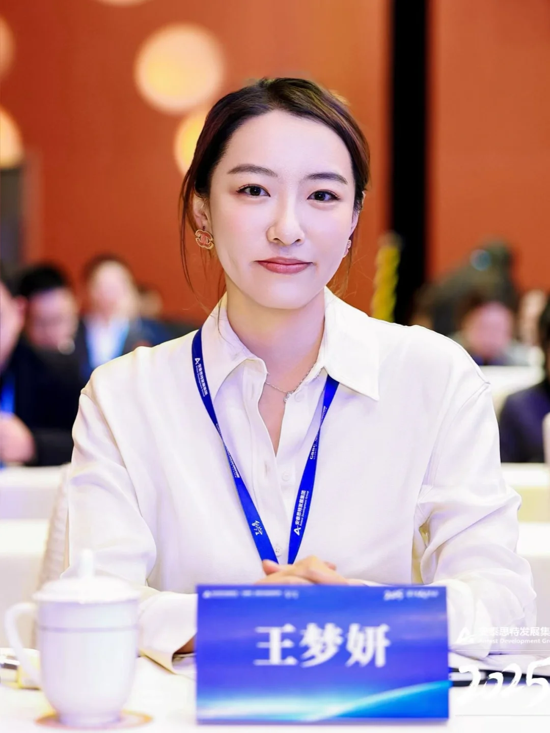 高智感穿搭- 新身份参加留学生人才大会