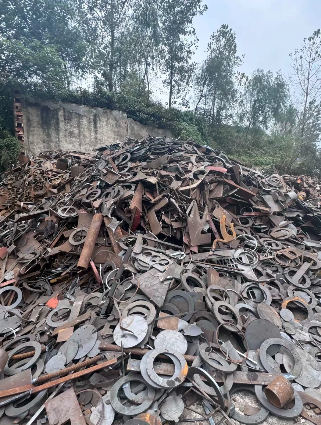 退伍老兵收废铁