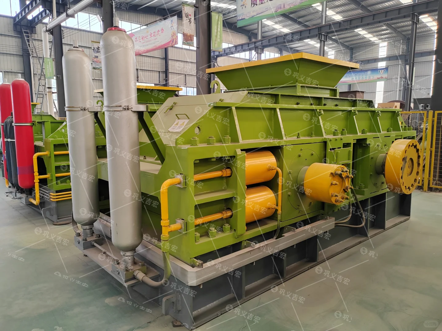 破碎水泥熟料 对辊破碎机少停机多生产