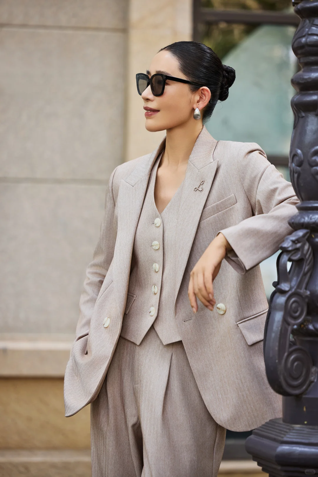 40而已｜都说我穿西装好看，对吗？