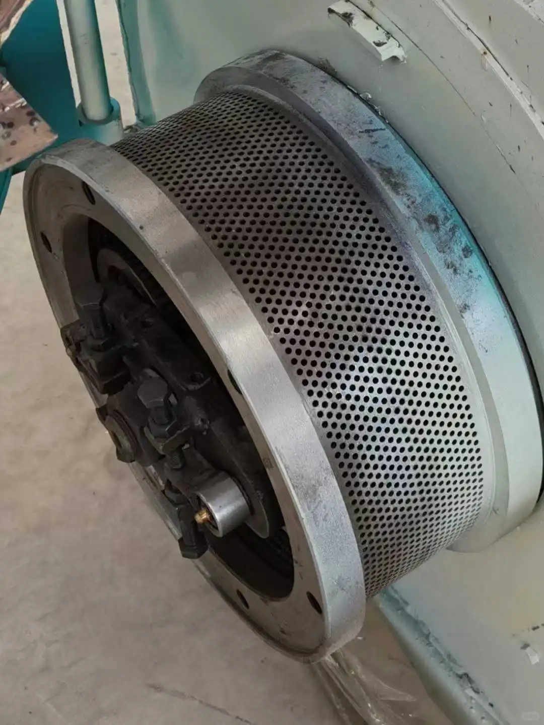 环模颗粒机：养殖场饲料加工制粒设备