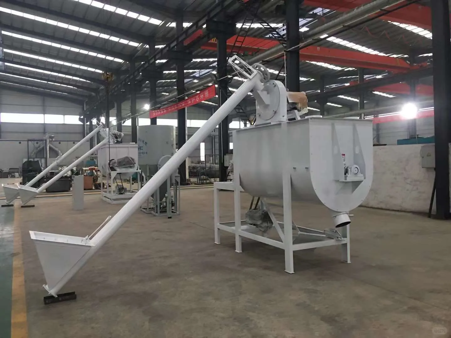 养殖用1吨饲料粉碎搅拌一体机生产厂家