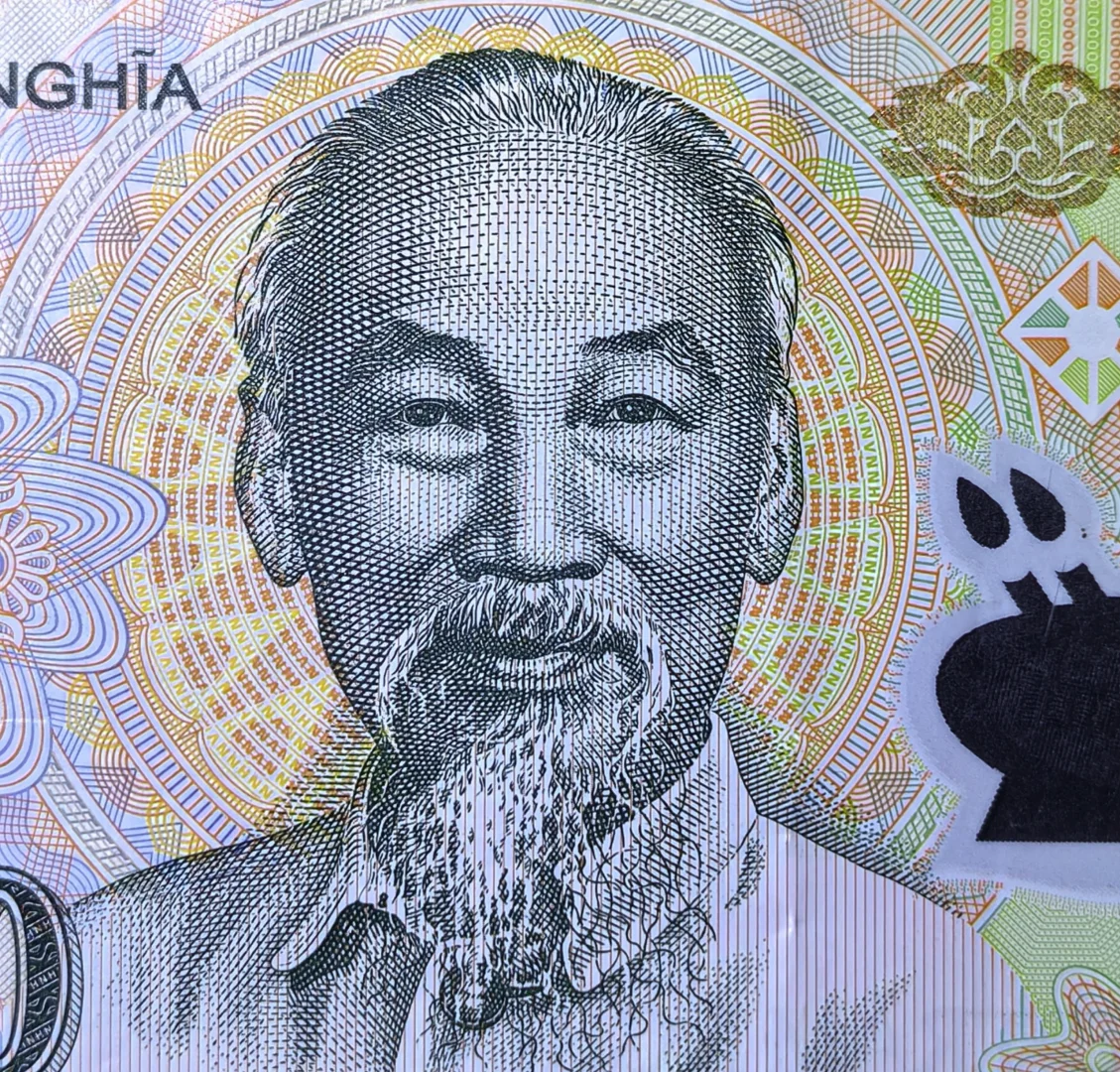 每日一钞：越南100000盾塑料钞