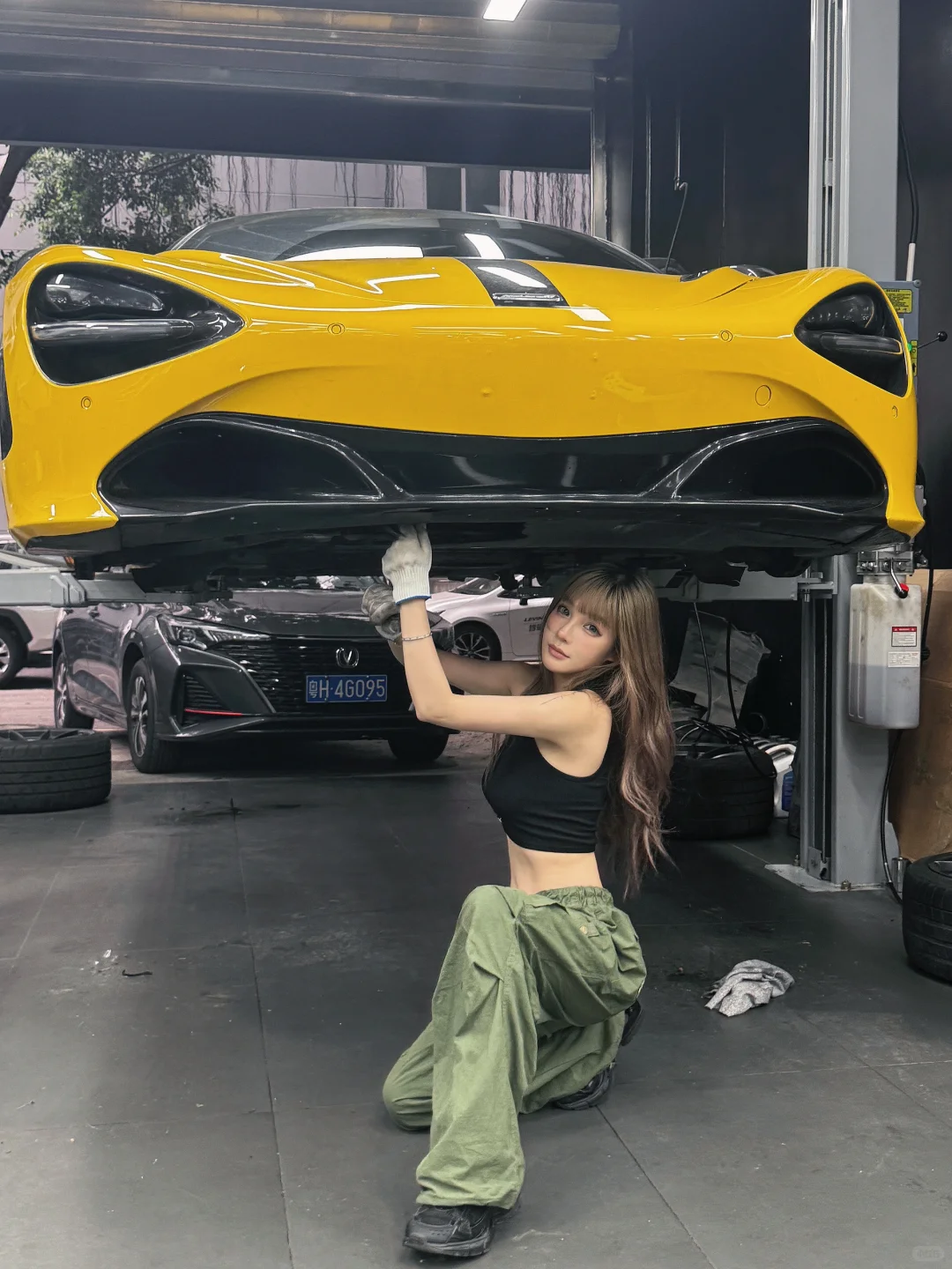 “我修车养你啊。”