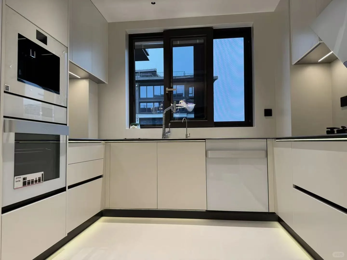 实心铝合金台面真香！