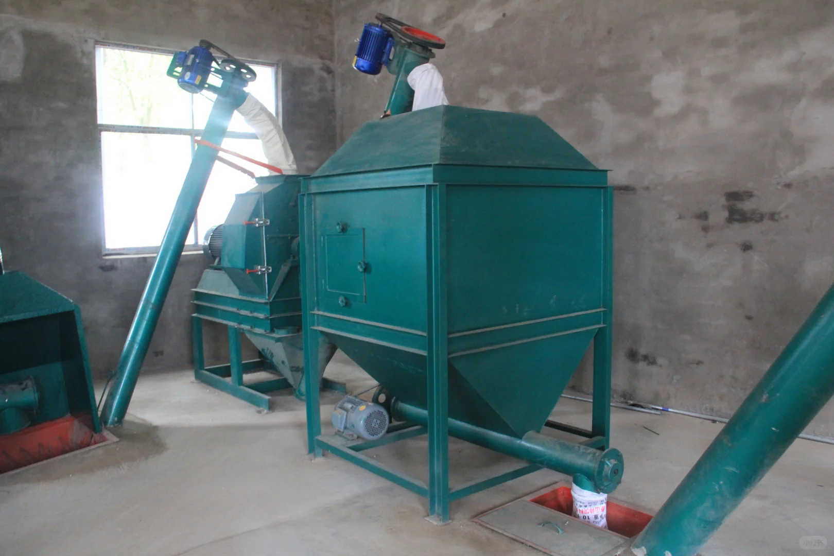 养殖场都有什么设备