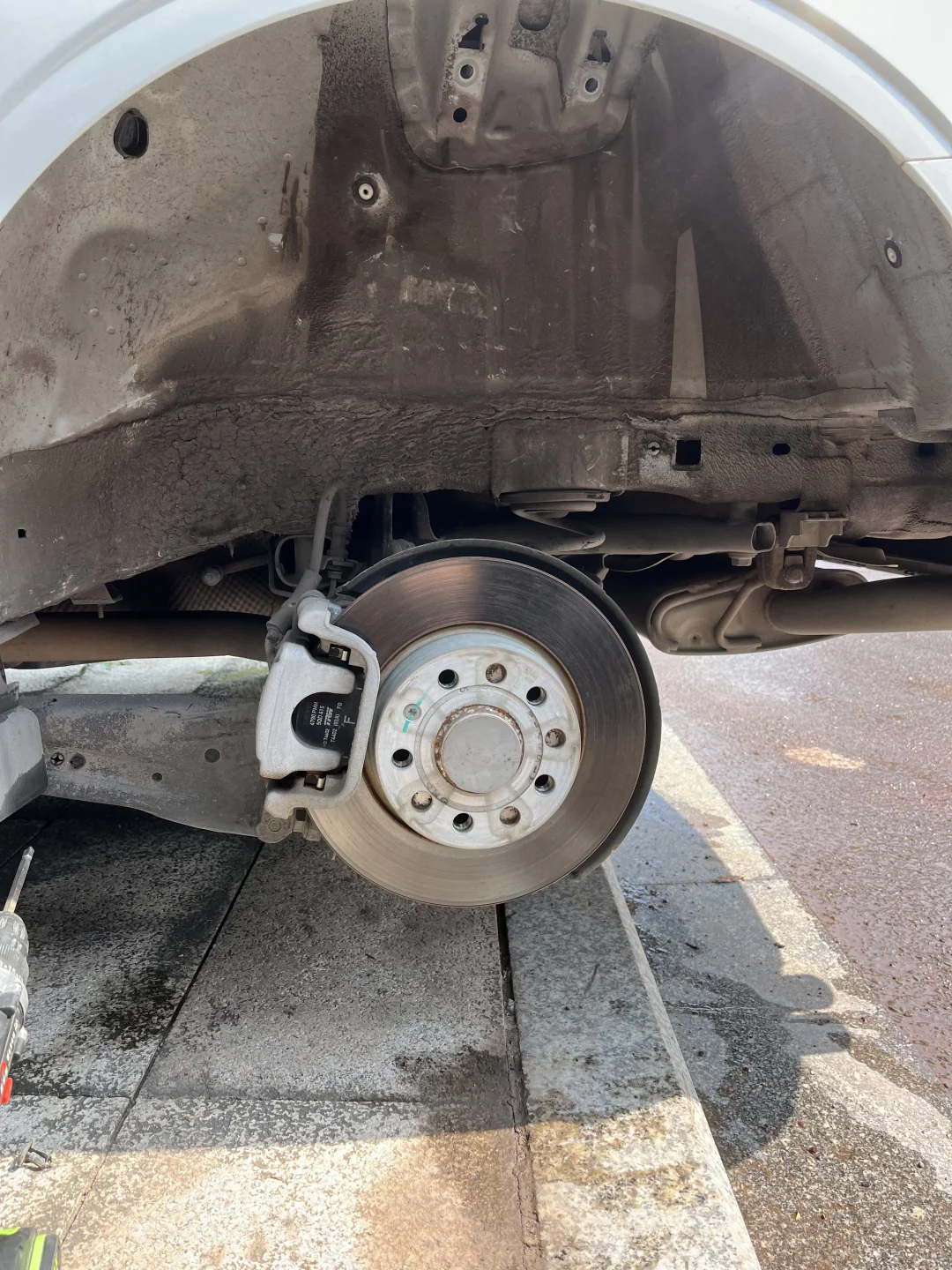 家里的车自己能修了