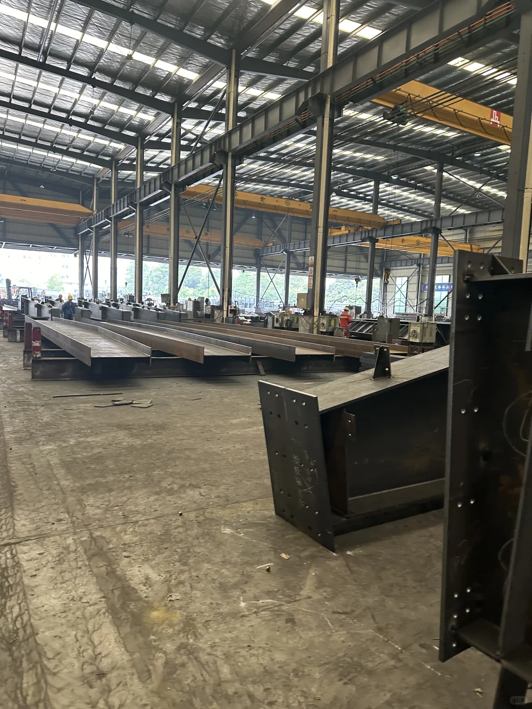 探秘超级钢结构工厂！占地5万平 日出货150吨