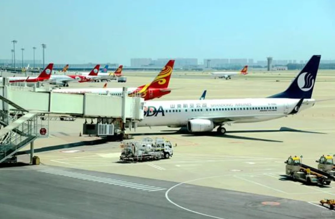 郑州机场创双纪录︳单日92架次全货机