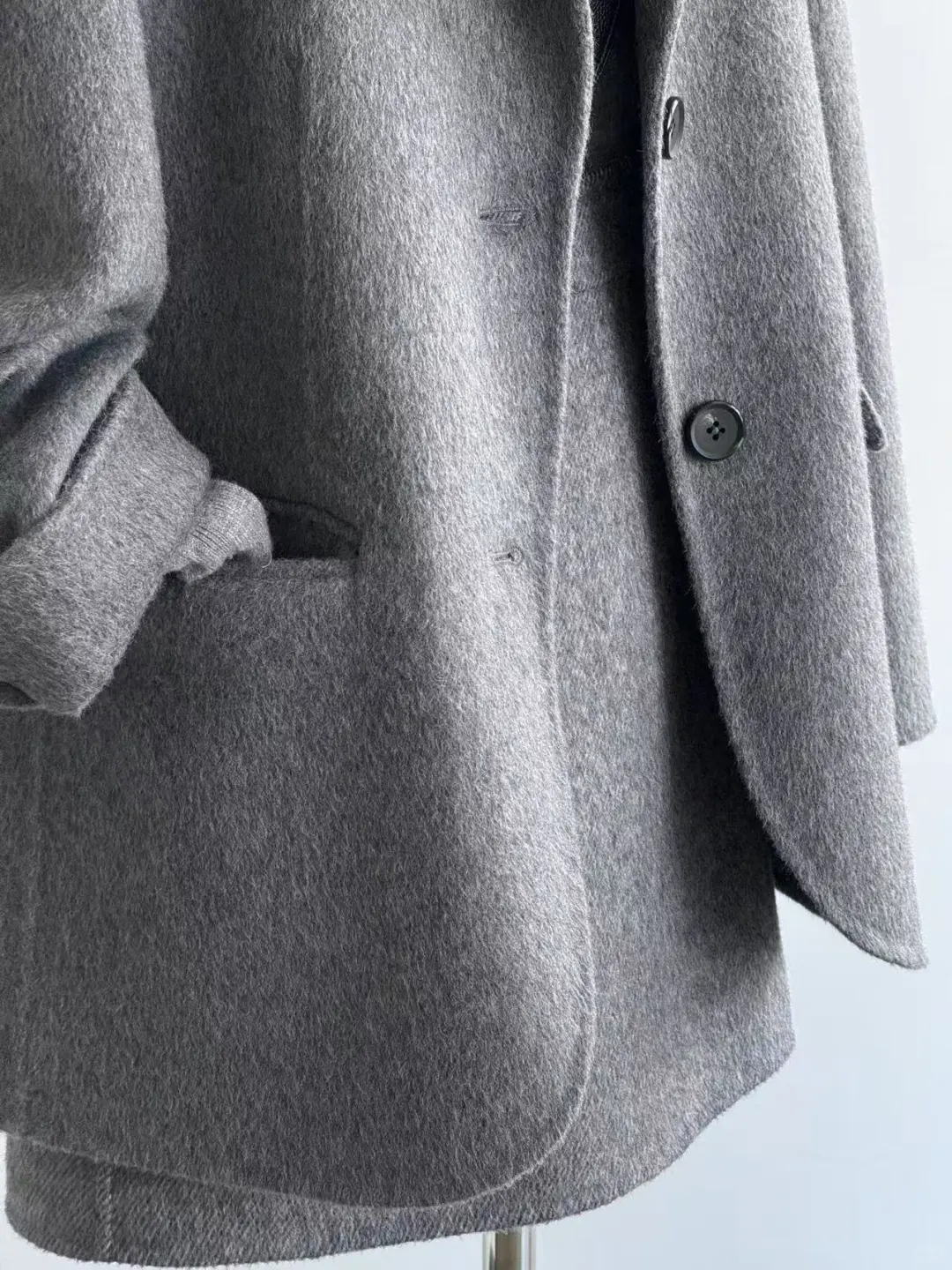 灰色西装才是通勤长期主义?️?️