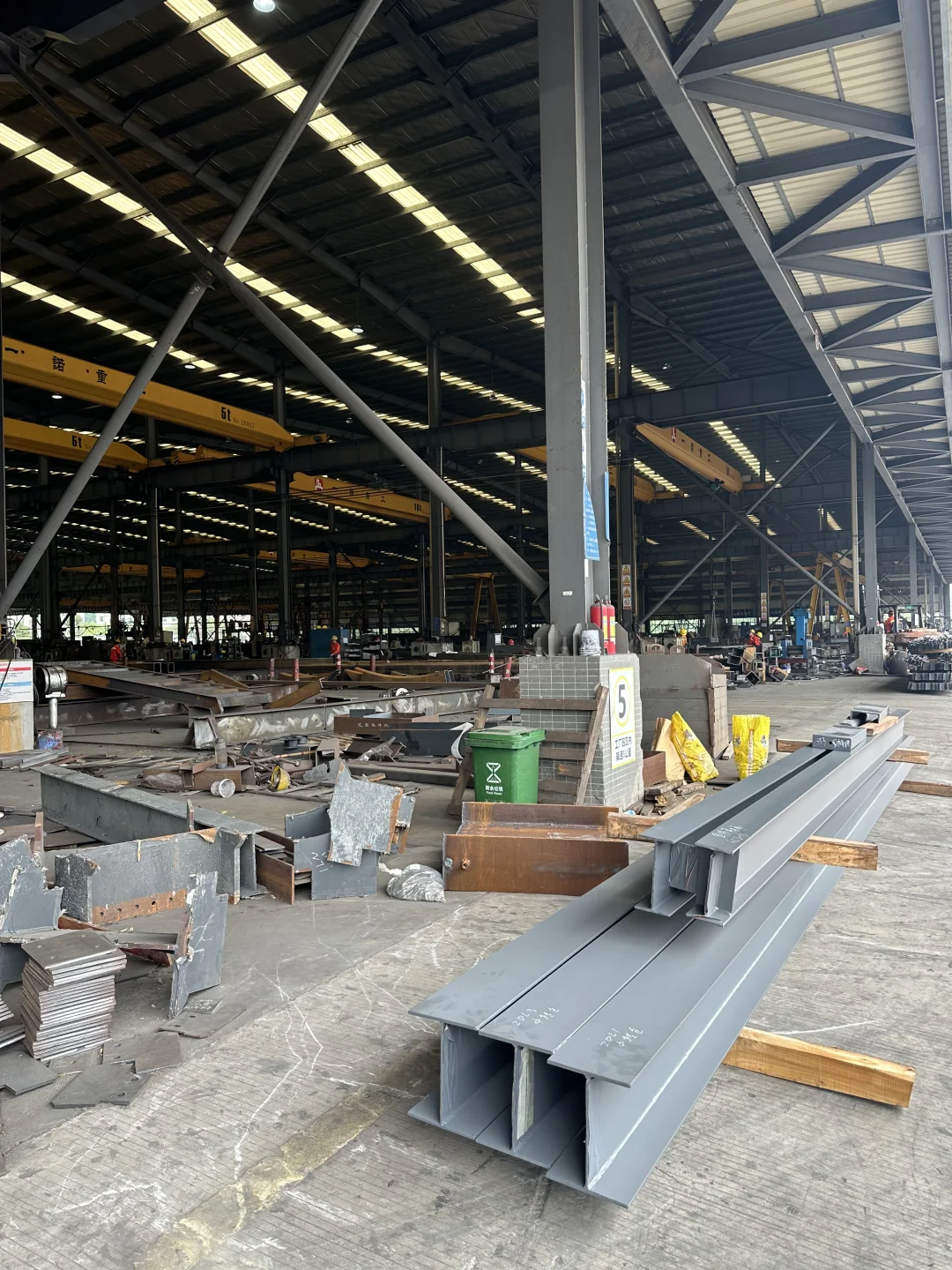 探秘超级钢结构工厂！占地5万平 日出货150吨
