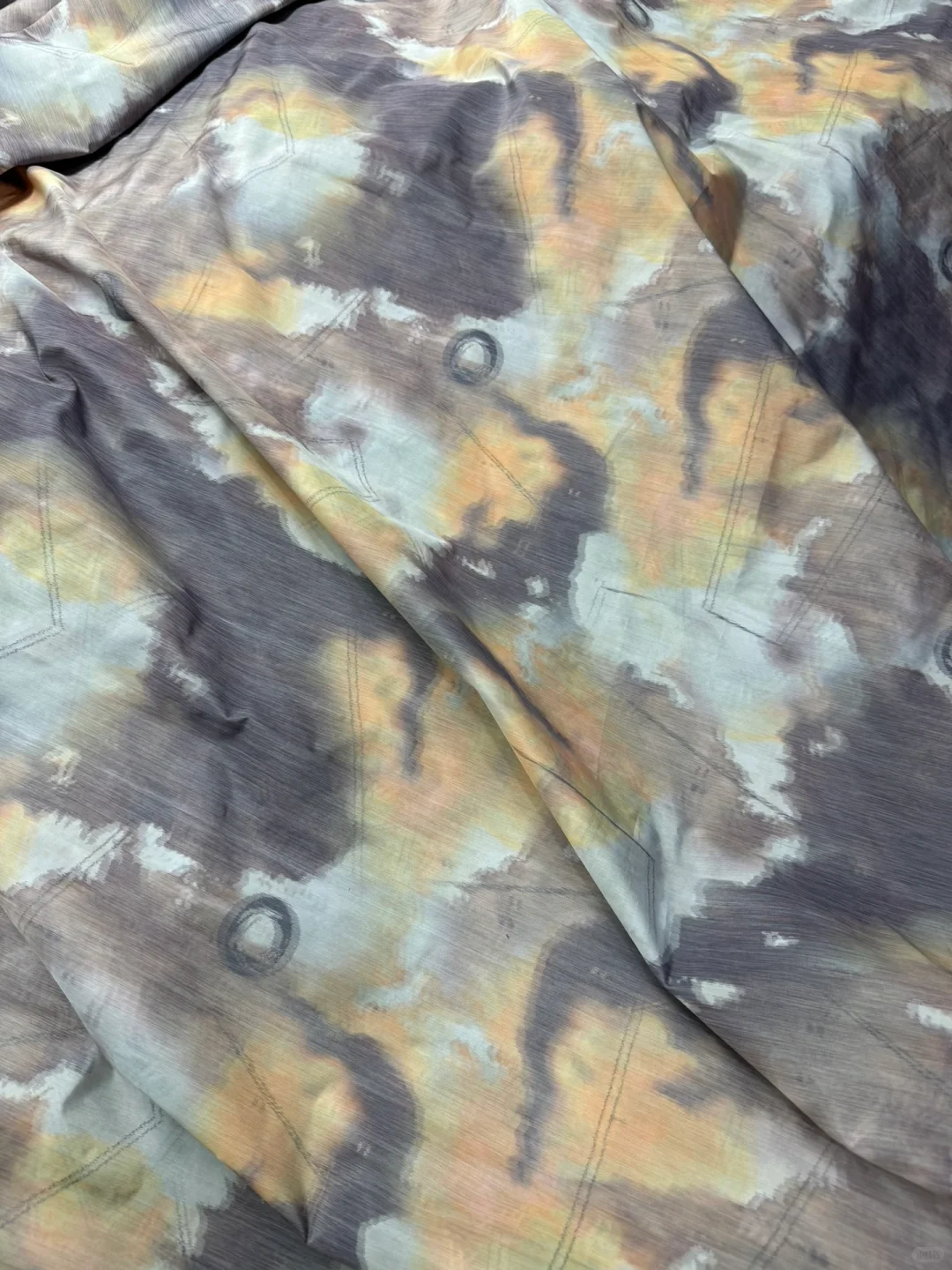 新工艺，新面料，双经轴印花晕染风格开发