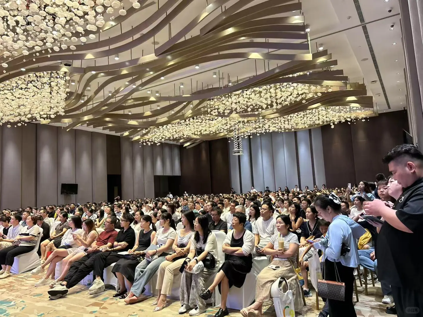 跨境电商峰会上海徐汇橱窗抢门票哦