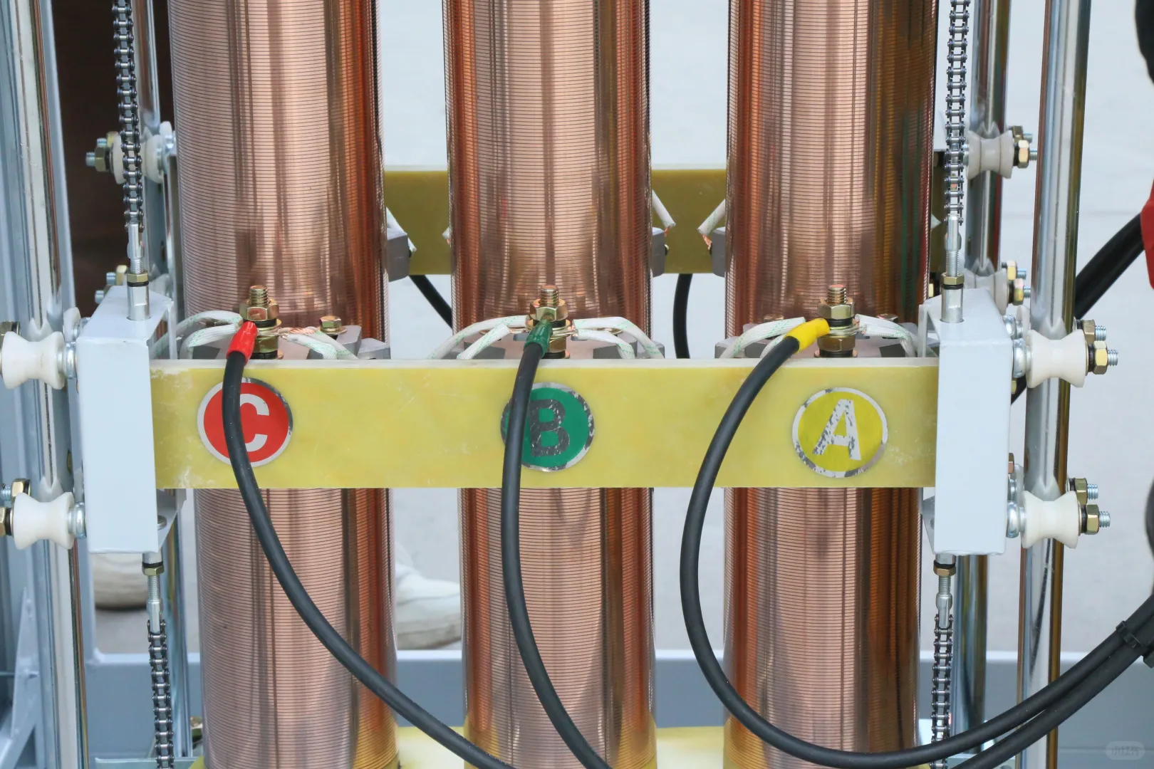 电子稳压器与线圈稳压器哪个好