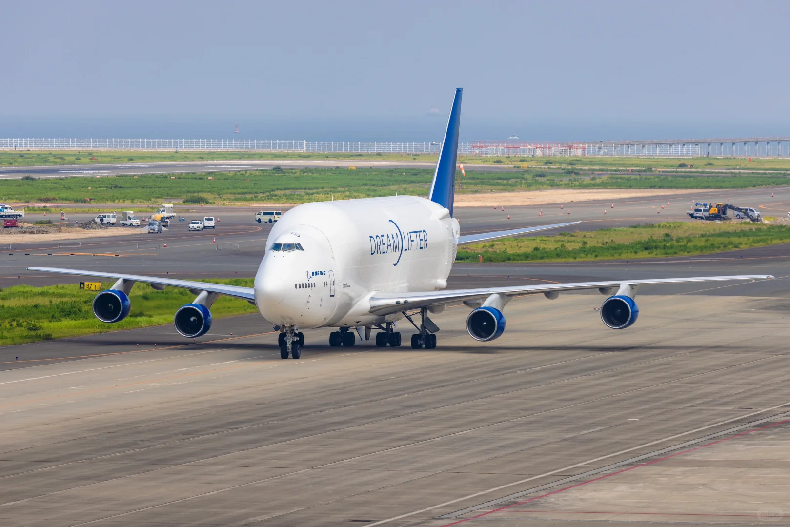 747，你吃啥了长这么胖啊？?️