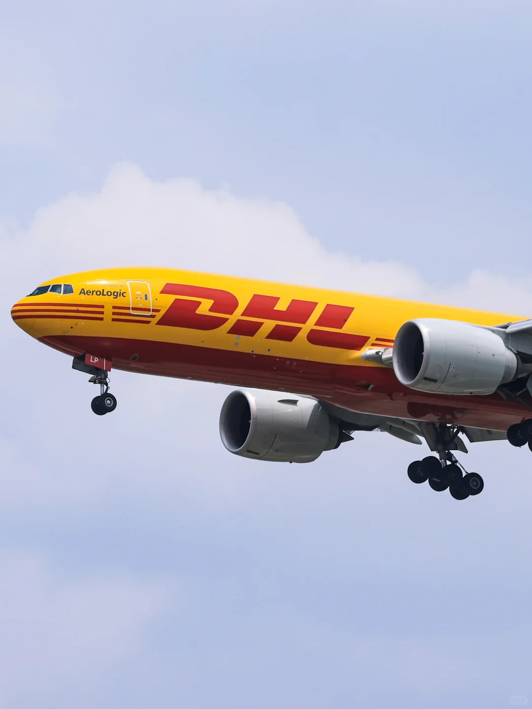 关键时刻出了光：AeroLogic的DHL B777F