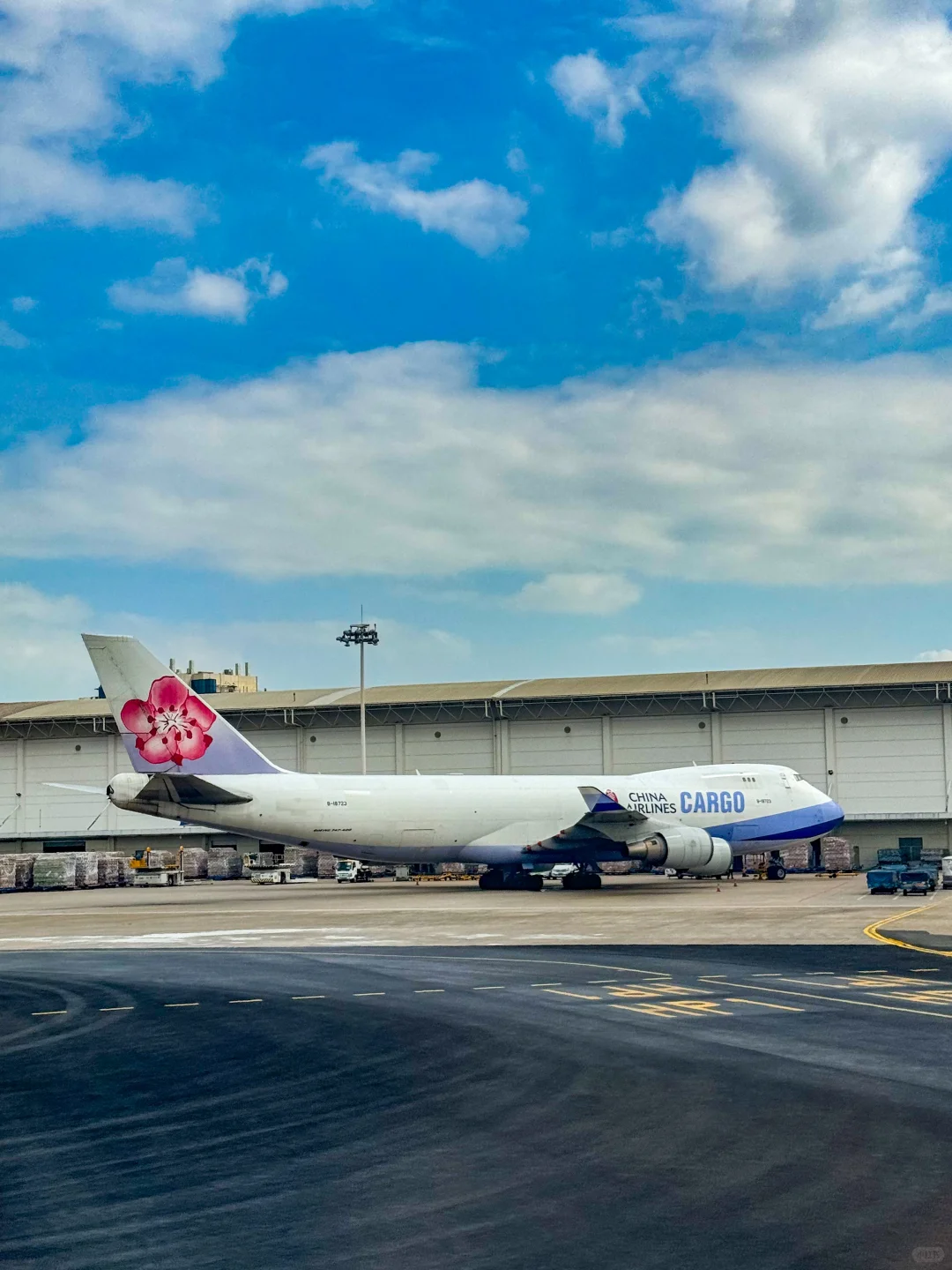 又看到波音747啦～ 做货机也是漂漂亮亮