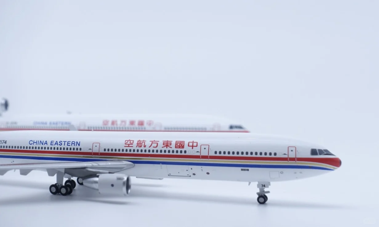 UC 1:400 中国东方航空 MD-11 B-2174