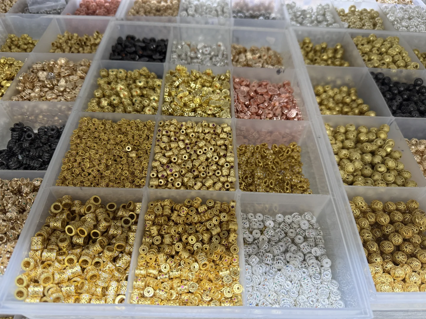 一整个震惊住了，那么多配件