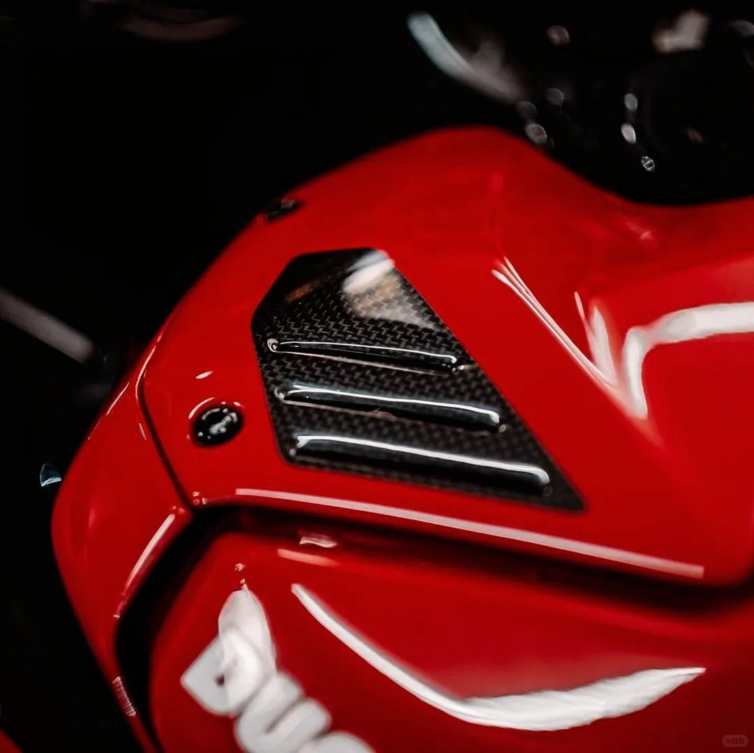 杜卡迪 V4s 升级天蝎排气