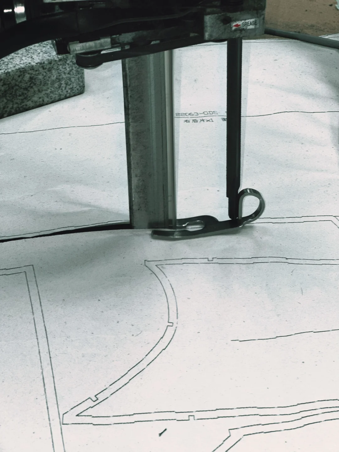 纯羊绒大衣诞生记!针针都藏着老匠人的温度