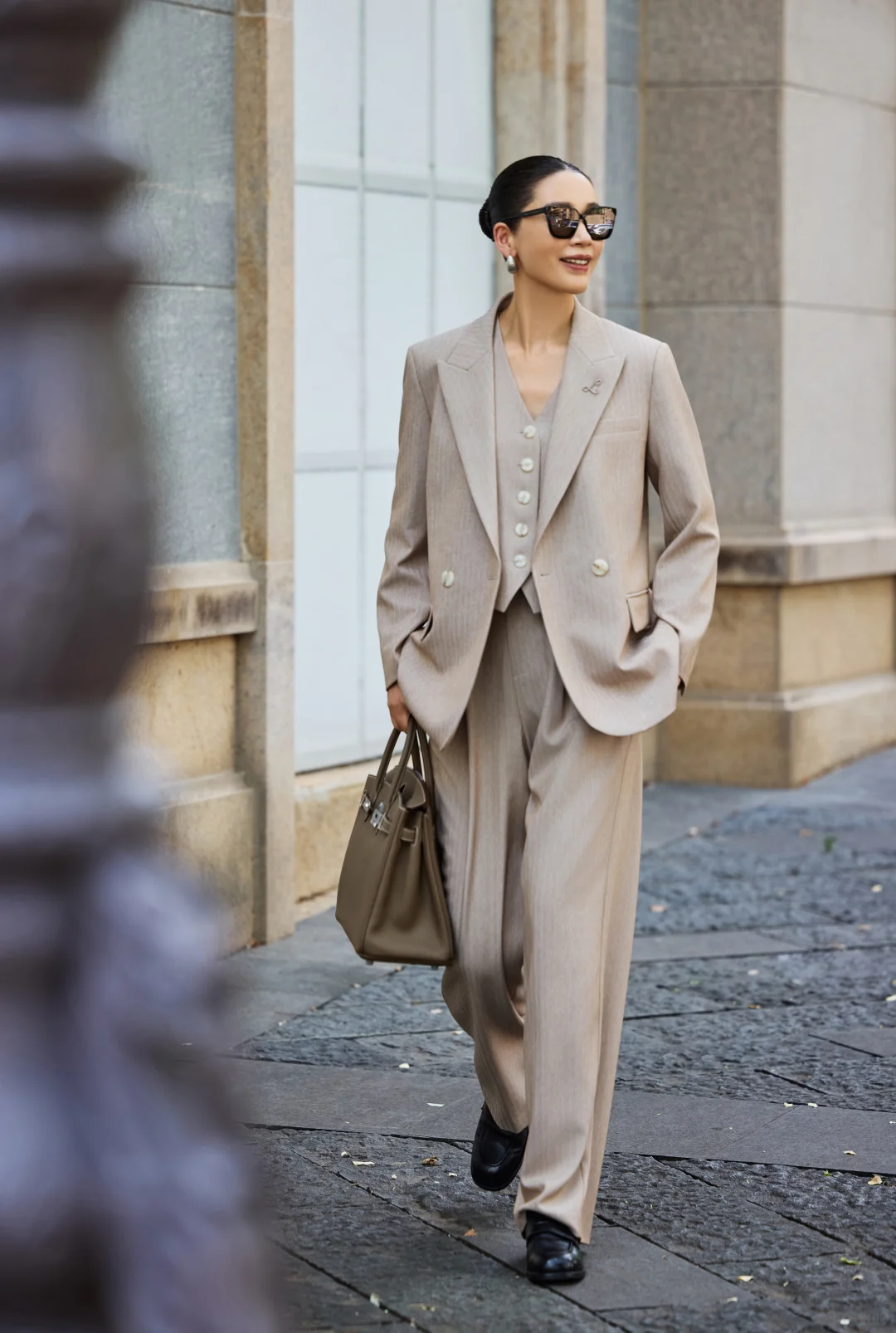 40而已｜都说我穿西装好看，对吗？