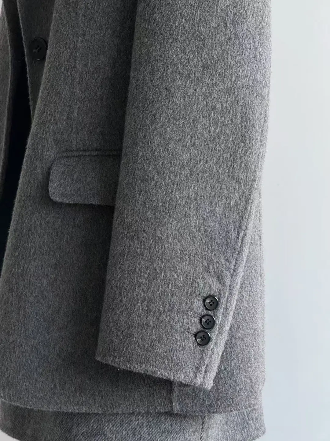 灰色西装才是通勤长期主义?️?️