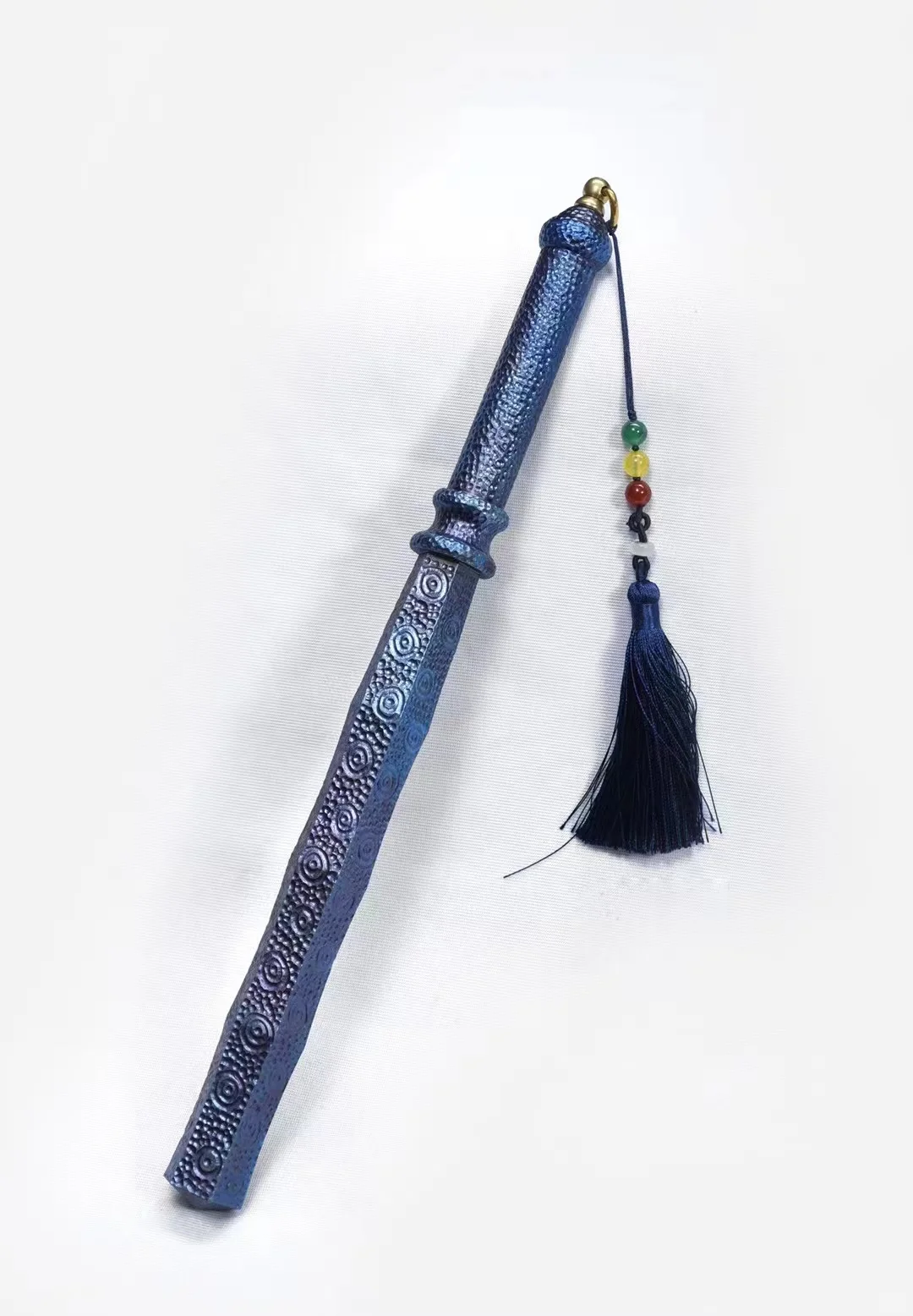 钛合金裁决作品全长：34cm 柄长：13cm 直