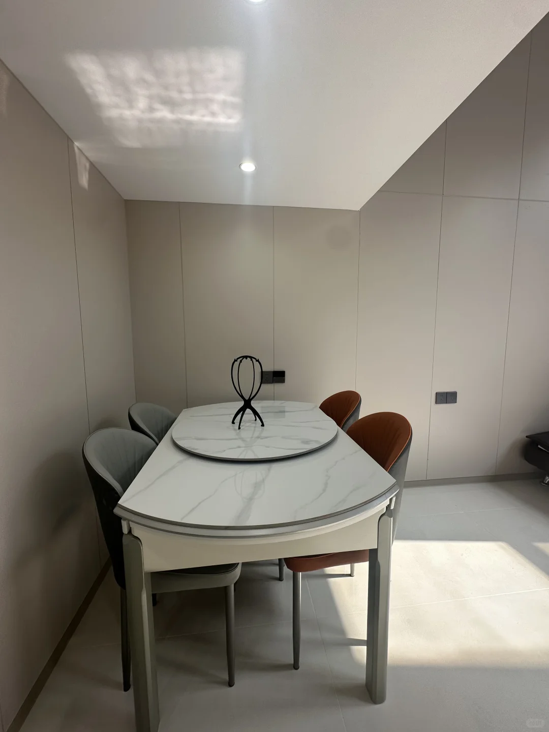 洲海路地铁站、精装复式一室一厅、智能家居