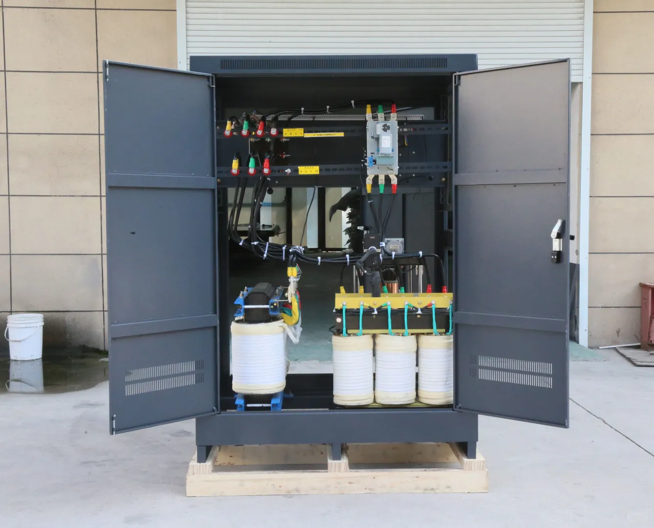 怎样的稳压器适合工业设备？