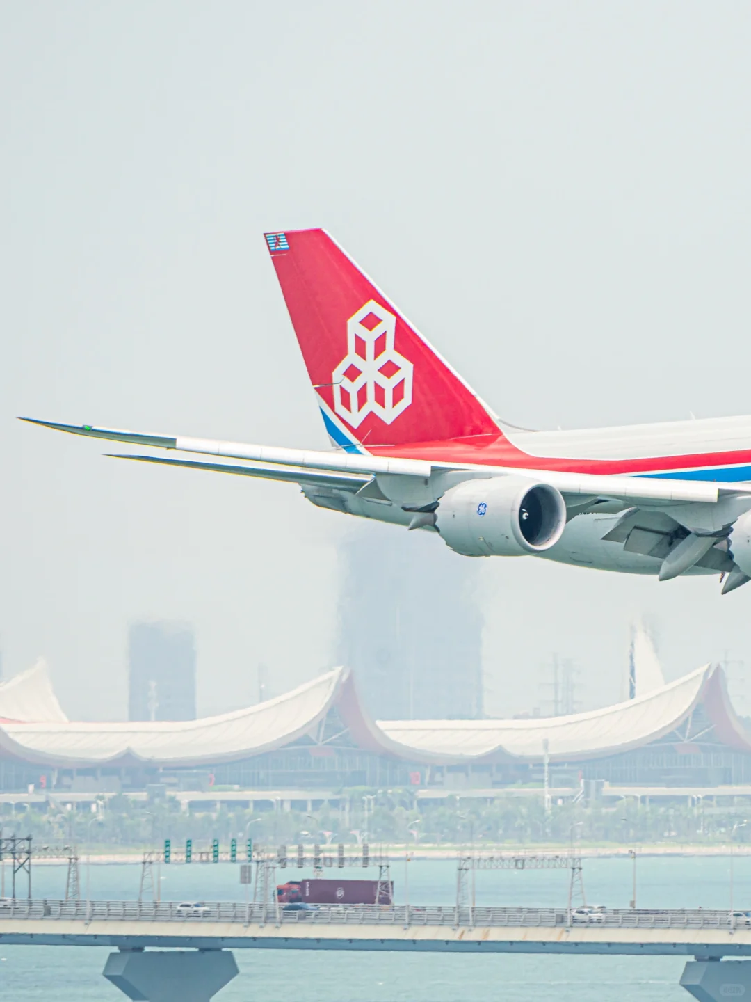 卢森堡货运748郑州号