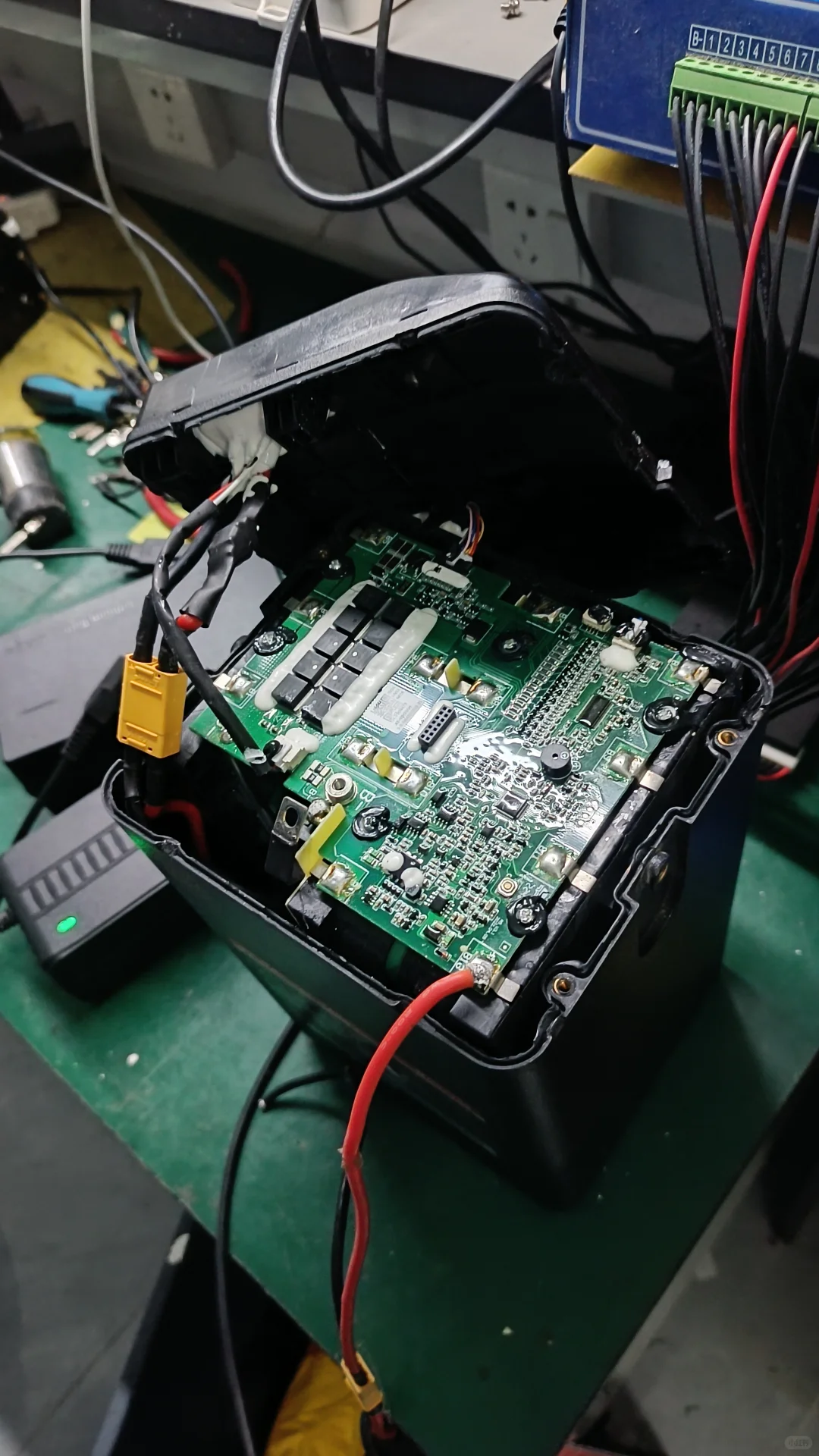 小牛电动车锂电池维修