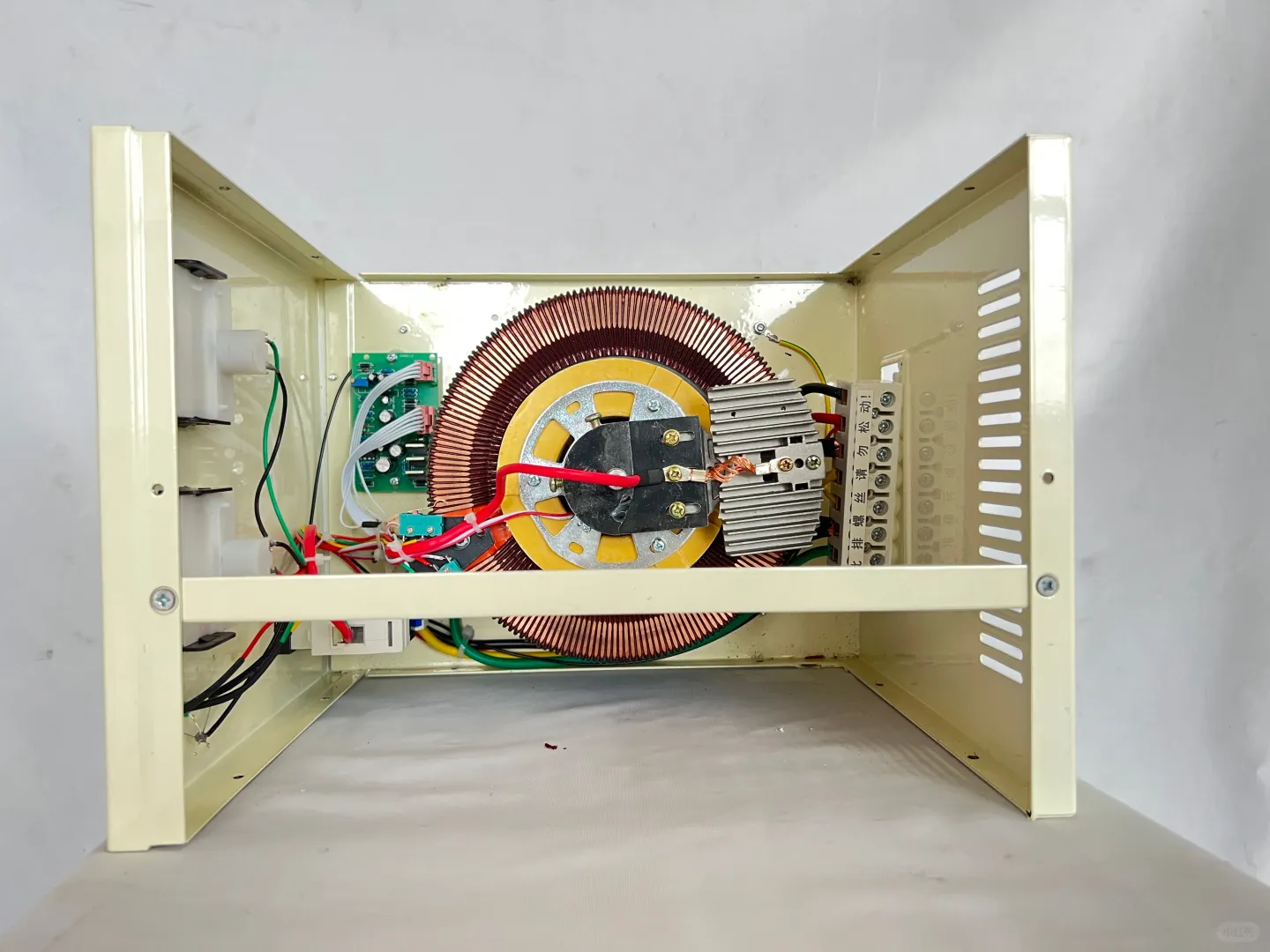 市电电压正常的话稳压器该怎么办?