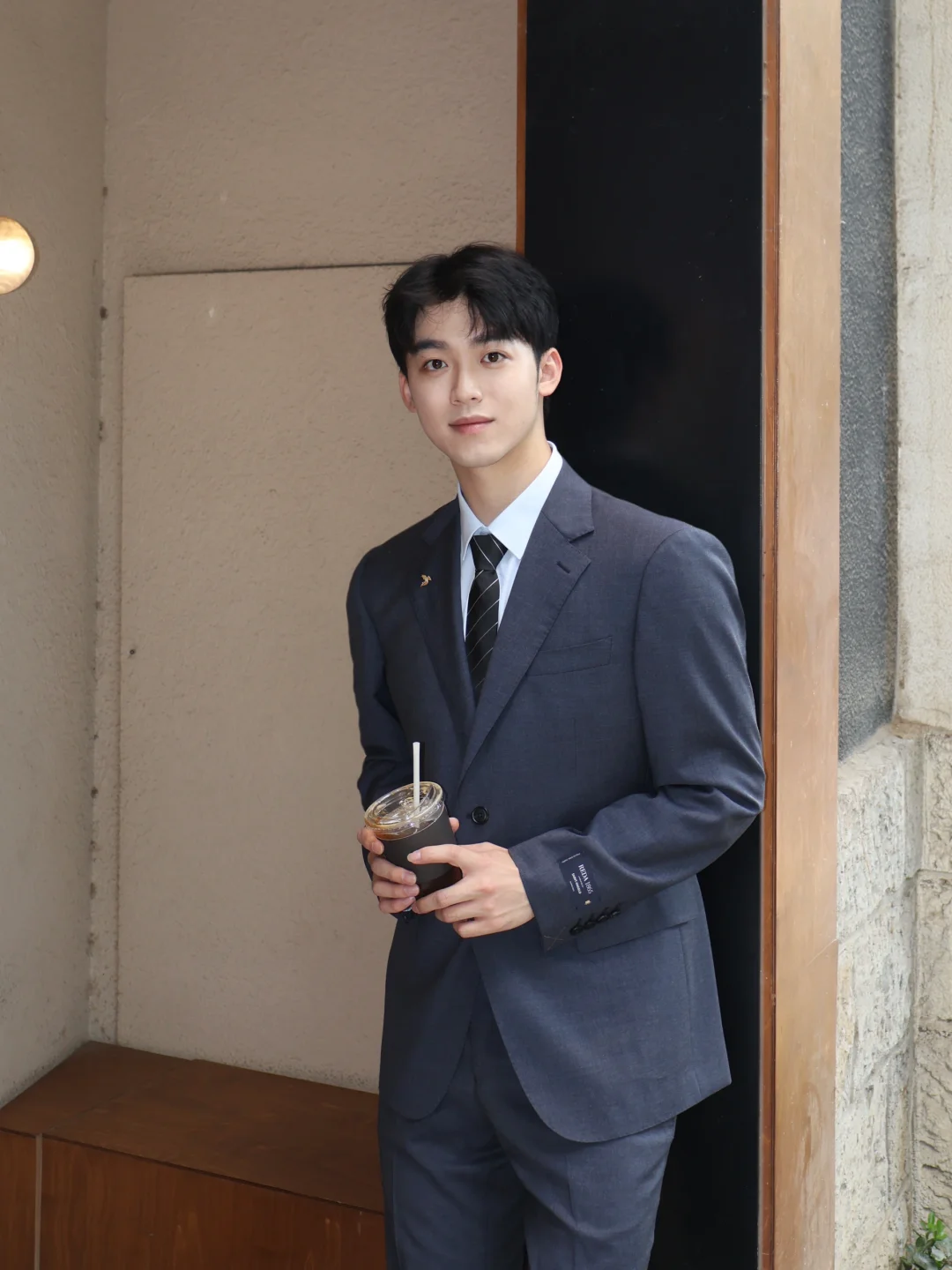 当一天正装职男