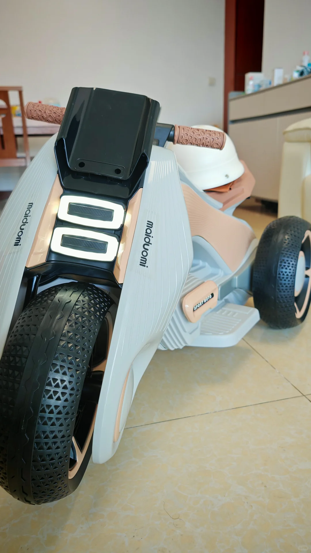 小孩哥姐的电动摩托车到了