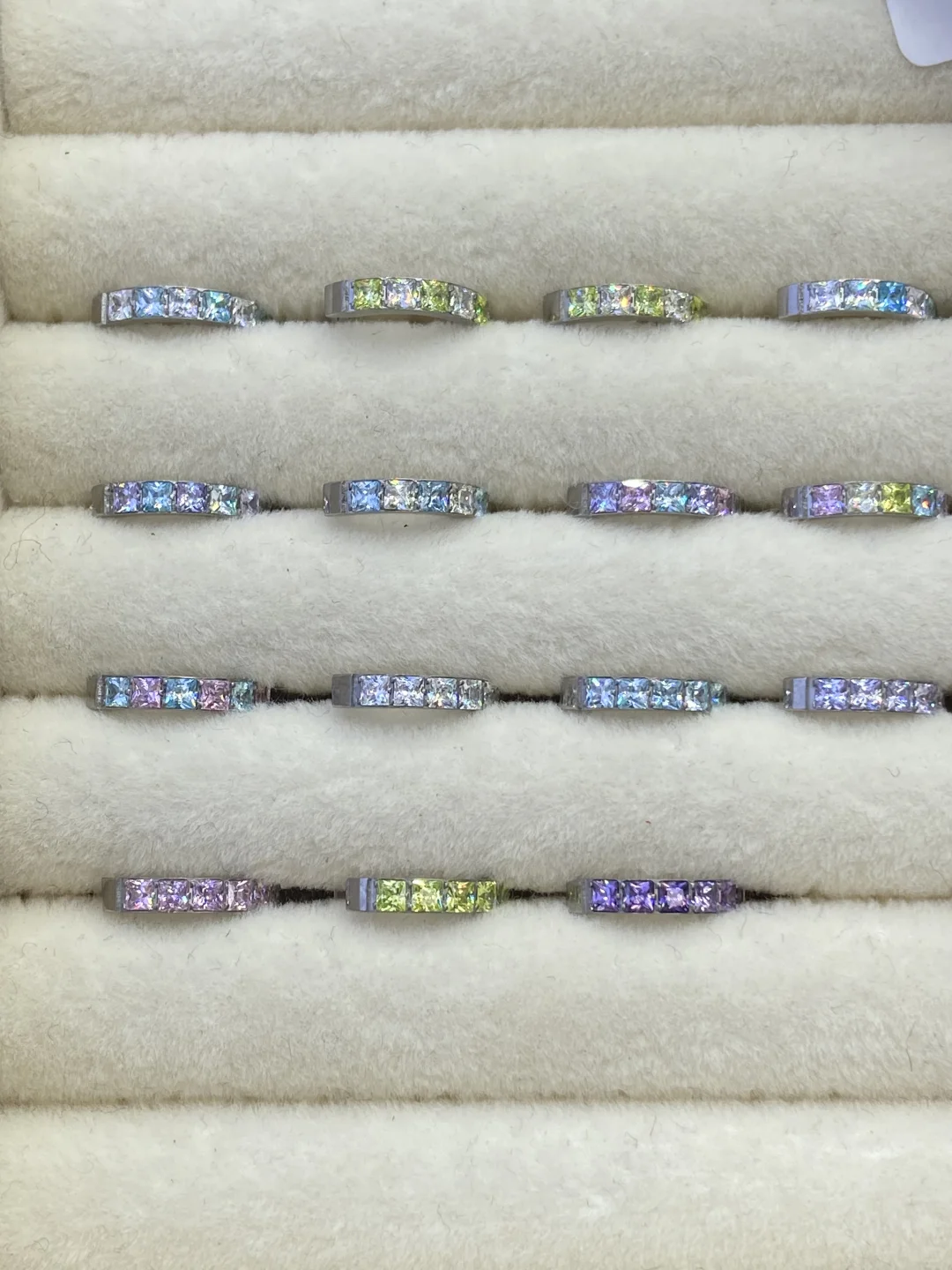 ⋆｡°钛合金彩色耳圈₊˚⟡ ꙳˖