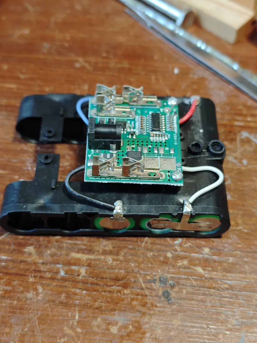 电动工具电池换电芯