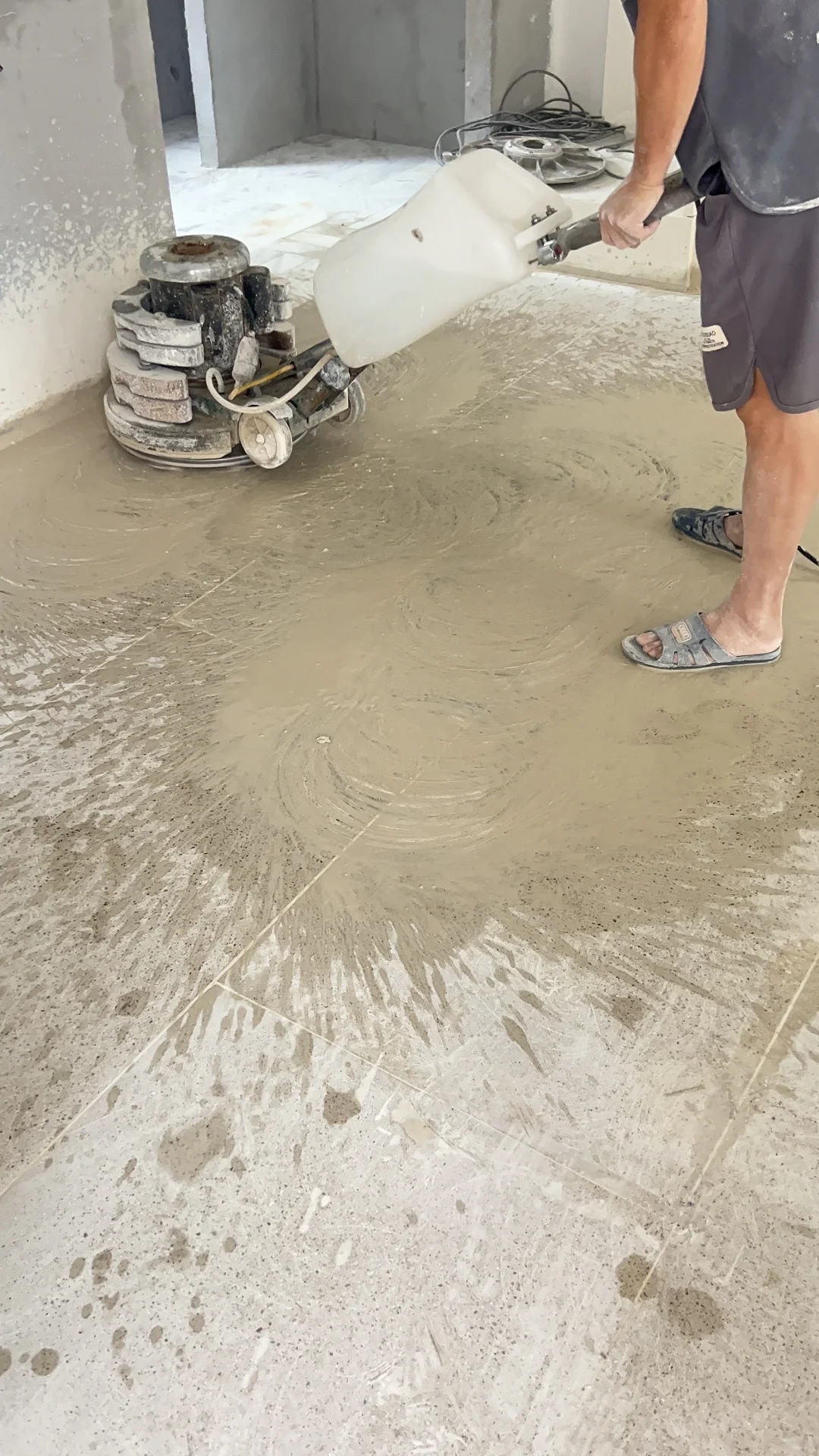 关于我五层楼地面和楼梯都是做的水磨石