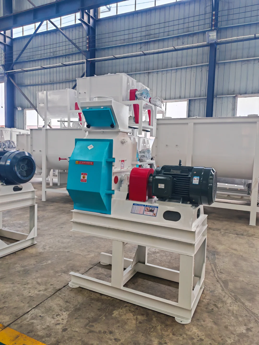 养殖饲料粉碎机械：水滴式多功能粉碎设备