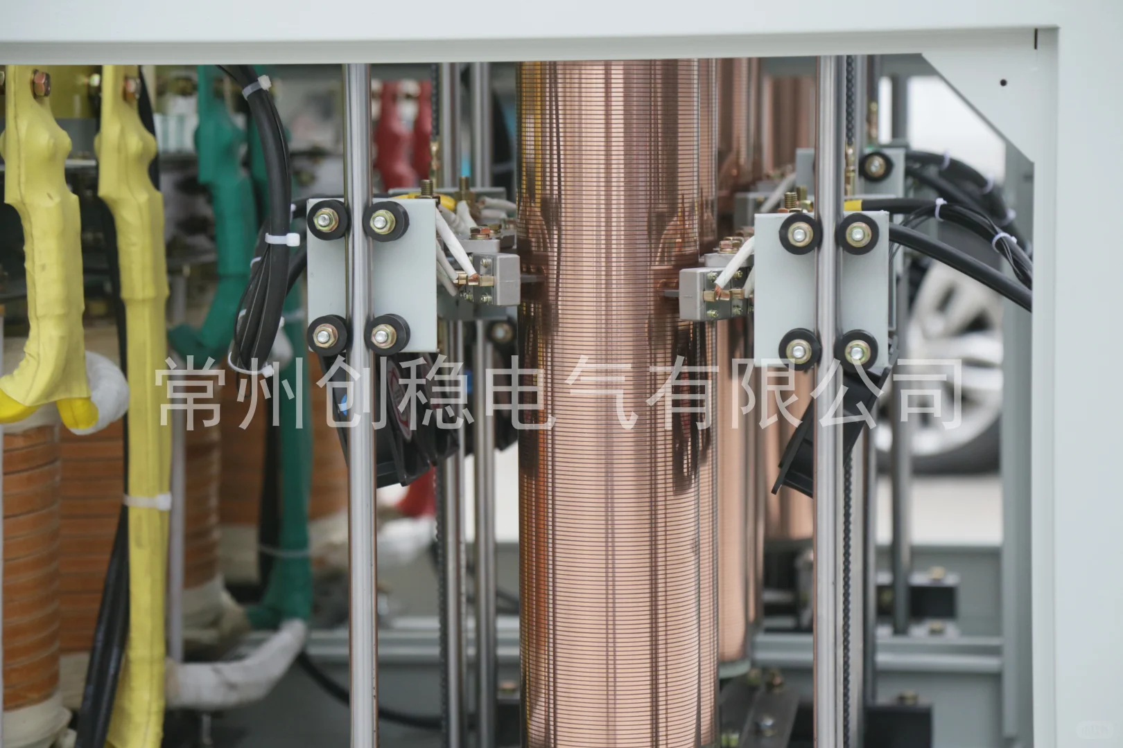 光伏发电稳压器和控制器的区别