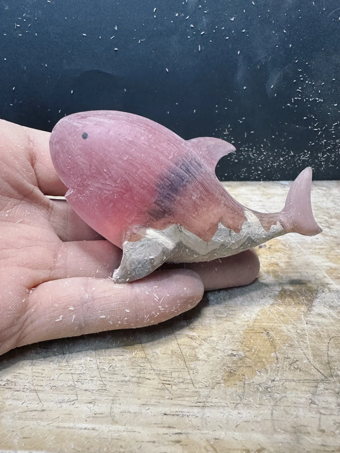 雕了一条呆萌的鲨鲨