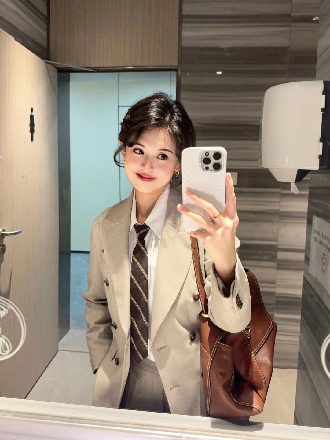 高智感正装推荐｜当你在律所穿的有点小漂亮