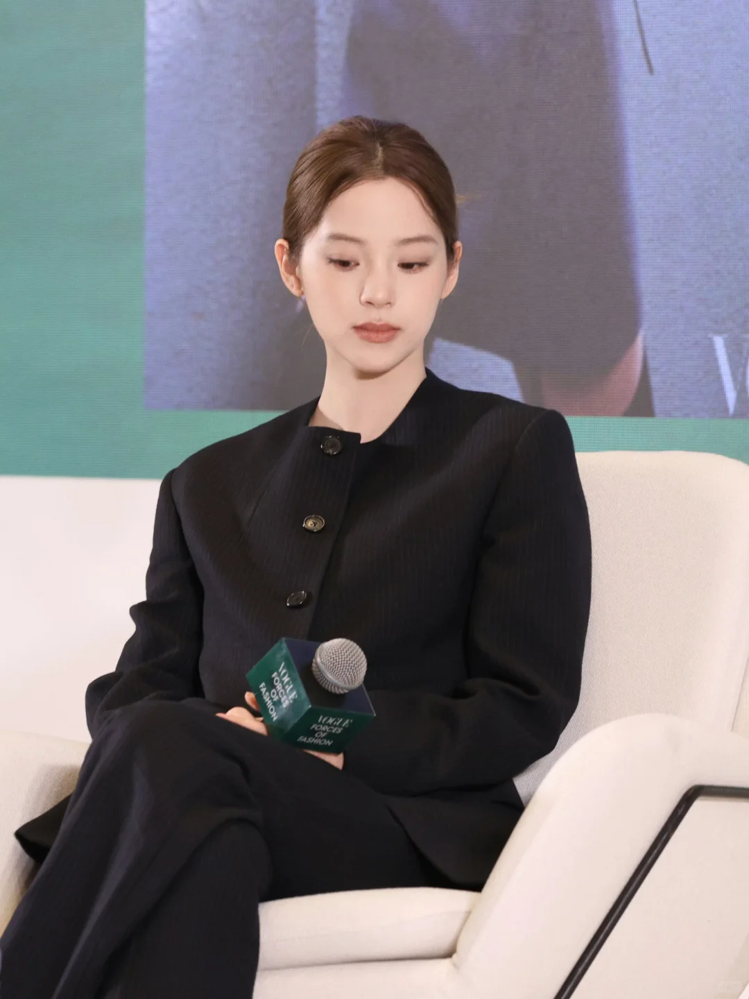 今日出席活动的Nabi，气质沉静的高智感女友