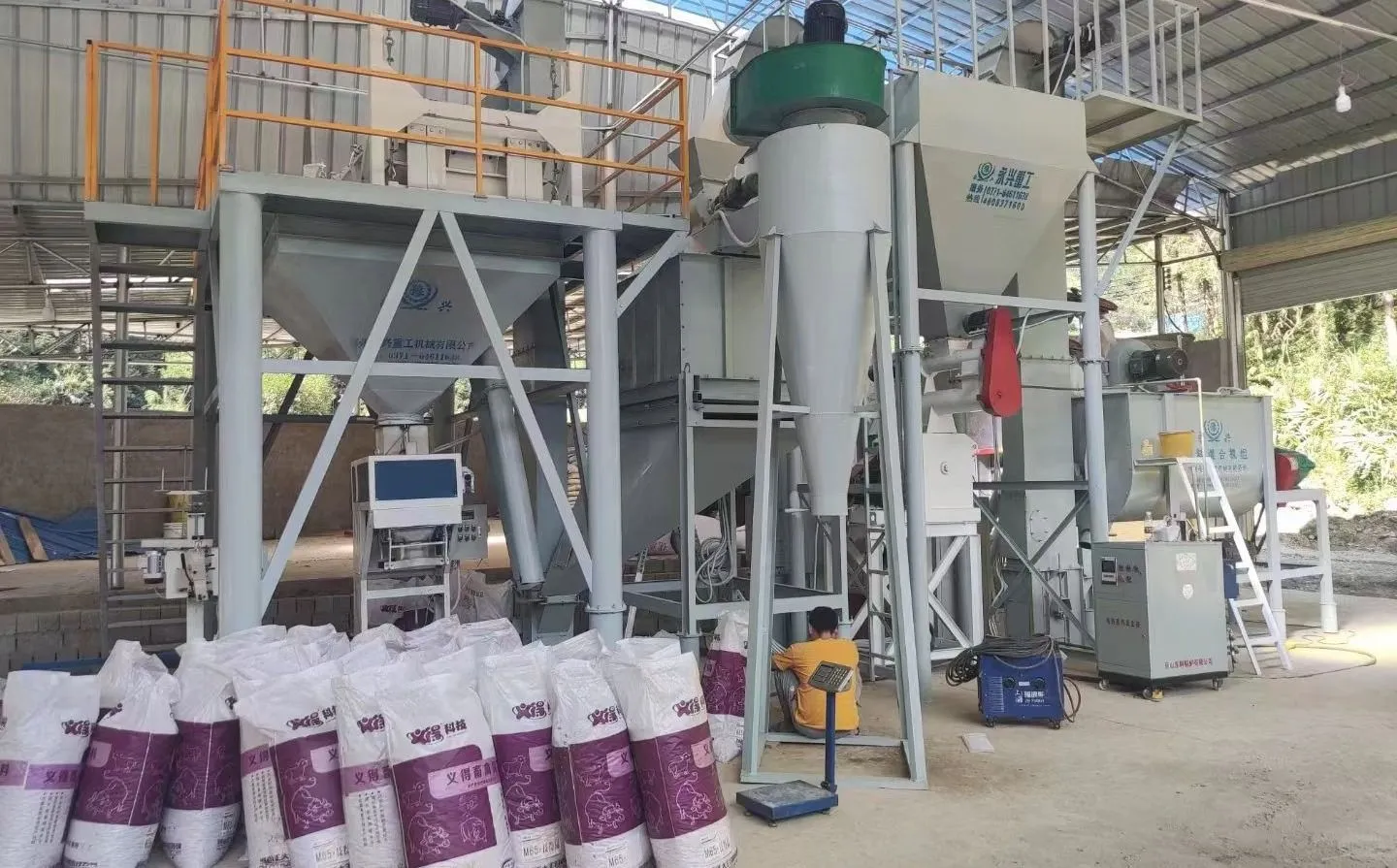 养殖新选择：猪饲料加工设备，实用又环保