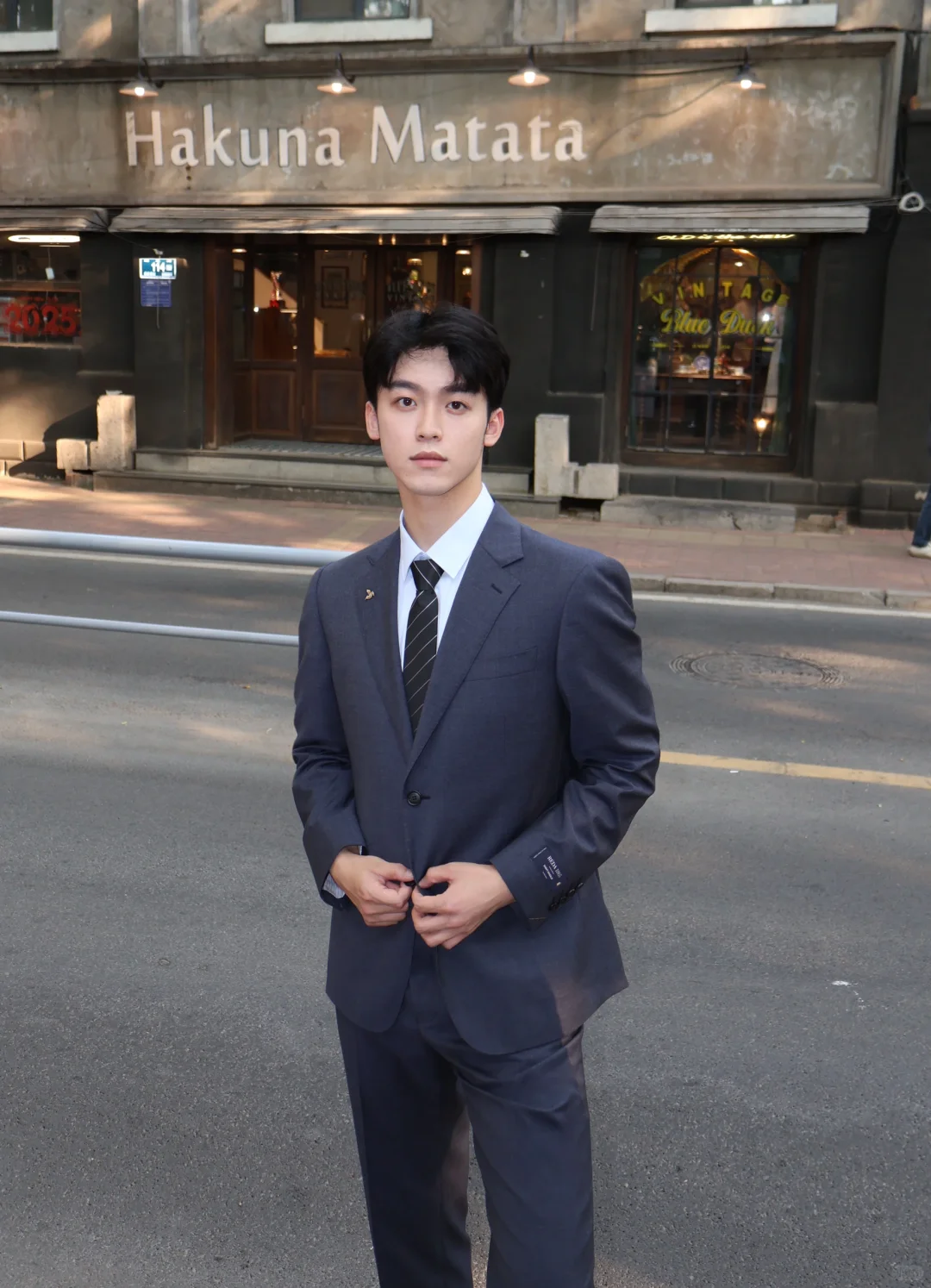 当一天正装职男