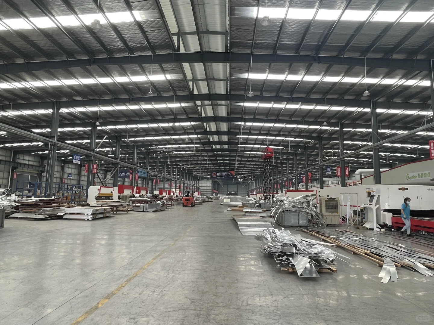 记录铝单板工厂工作日常