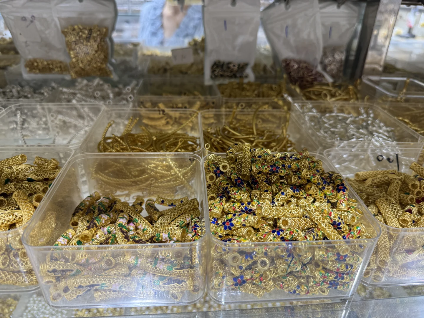 一整个震惊住了，那么多配件